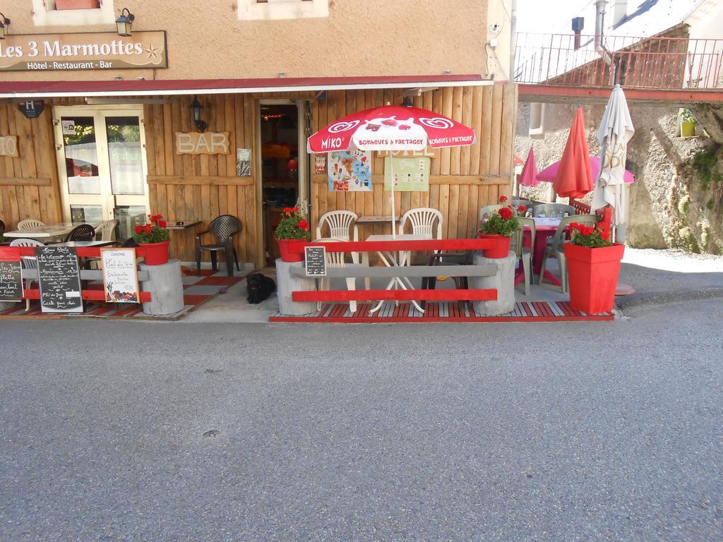 Les 3 Marmottes Hotel Lus-la-Croix-Haute Exterior photo